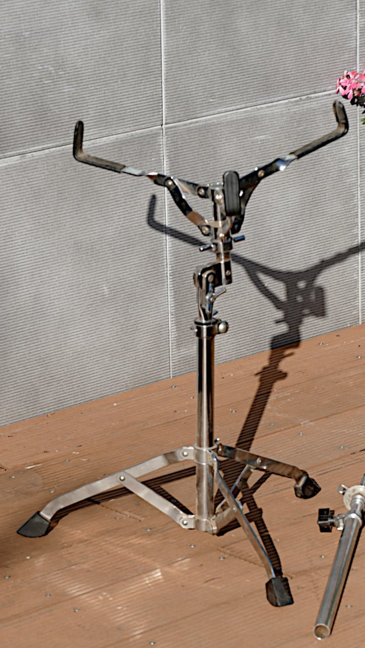 Snaredrum oa Pearl, 70's; met goed statief; gebruikt, in goede staat