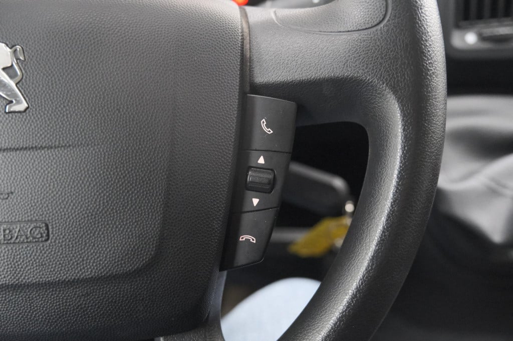 Peugeot Boxer 330 2.2 bluehdi 120 l1h1 premium | trekhaak | camera | betimm