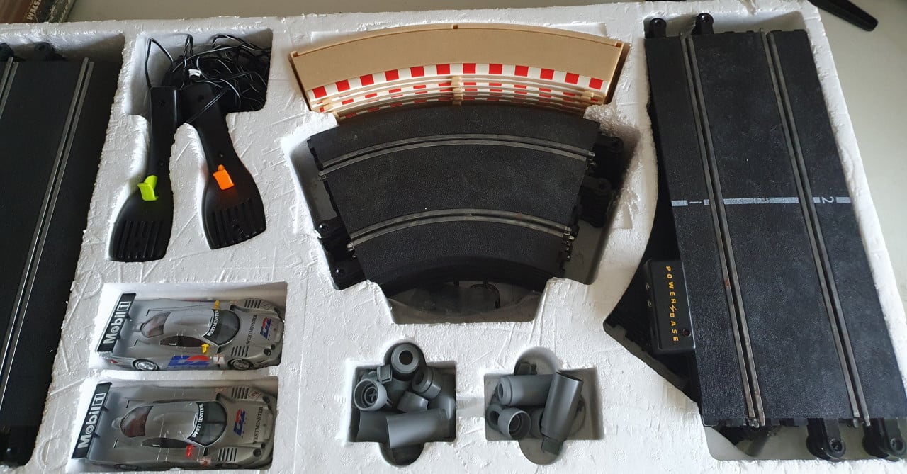 Scalextric Le Mans 24hr racebaan met 2x Mercedes CLK GT1
