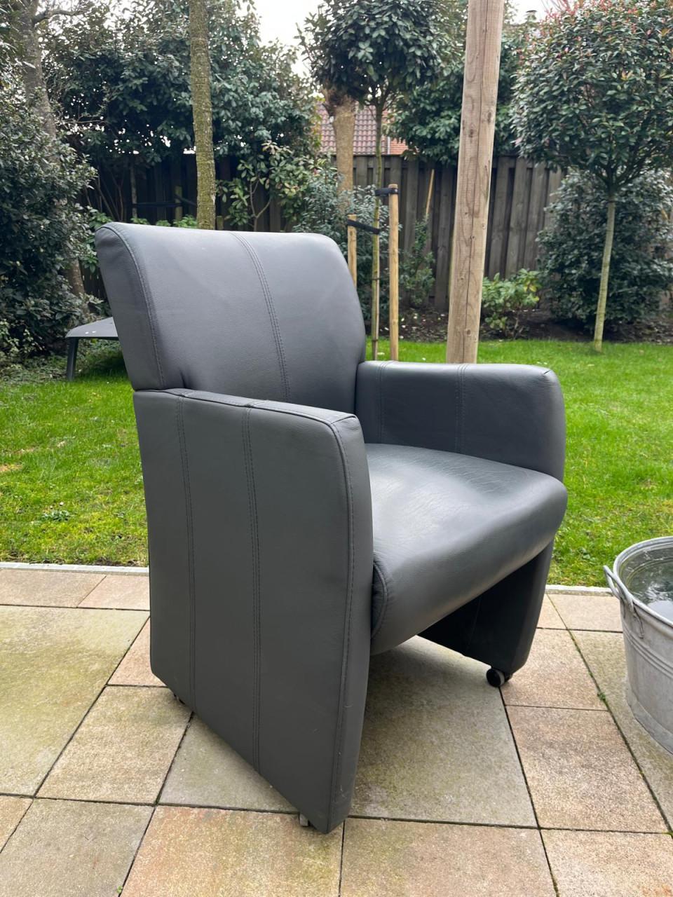 4 leren eetkamerstoelen / fauteuils - VEERE