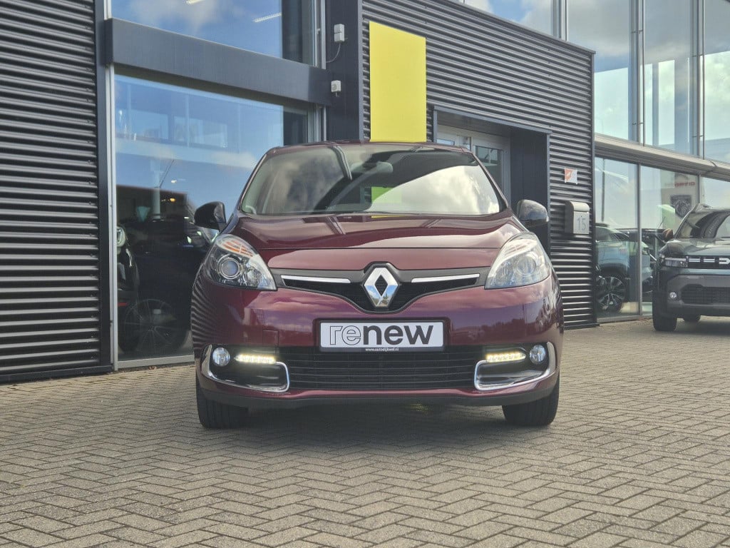 Renault Scenic tce 130 bose navigatie, trekhaak, climate control, cruise co