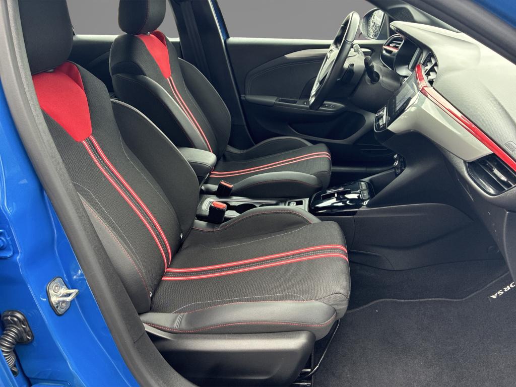 Opel Corsa 1.2 gs line | 130 pk | licht metalen wielen