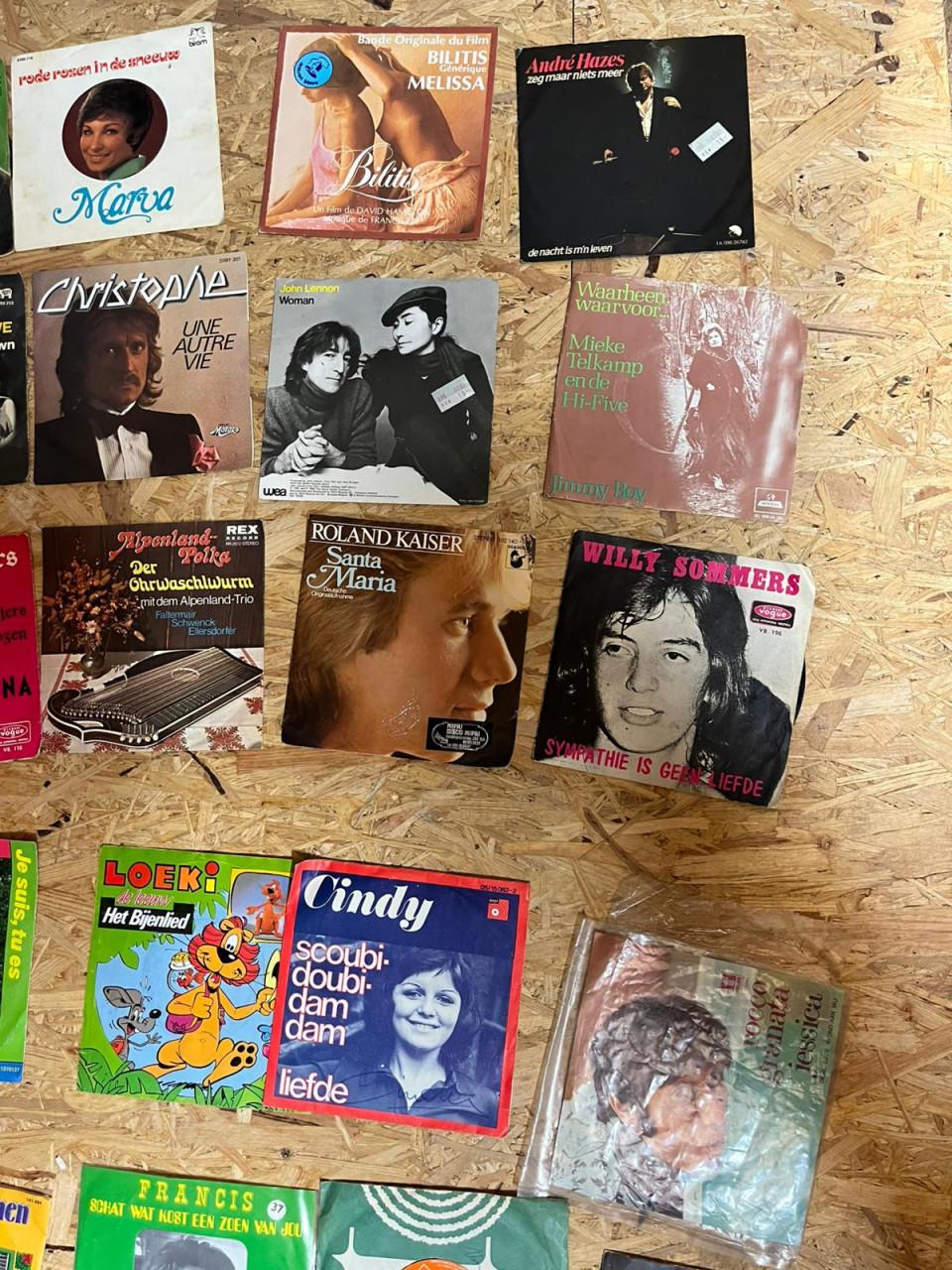 Doos met ca. 230st singles 7 inch