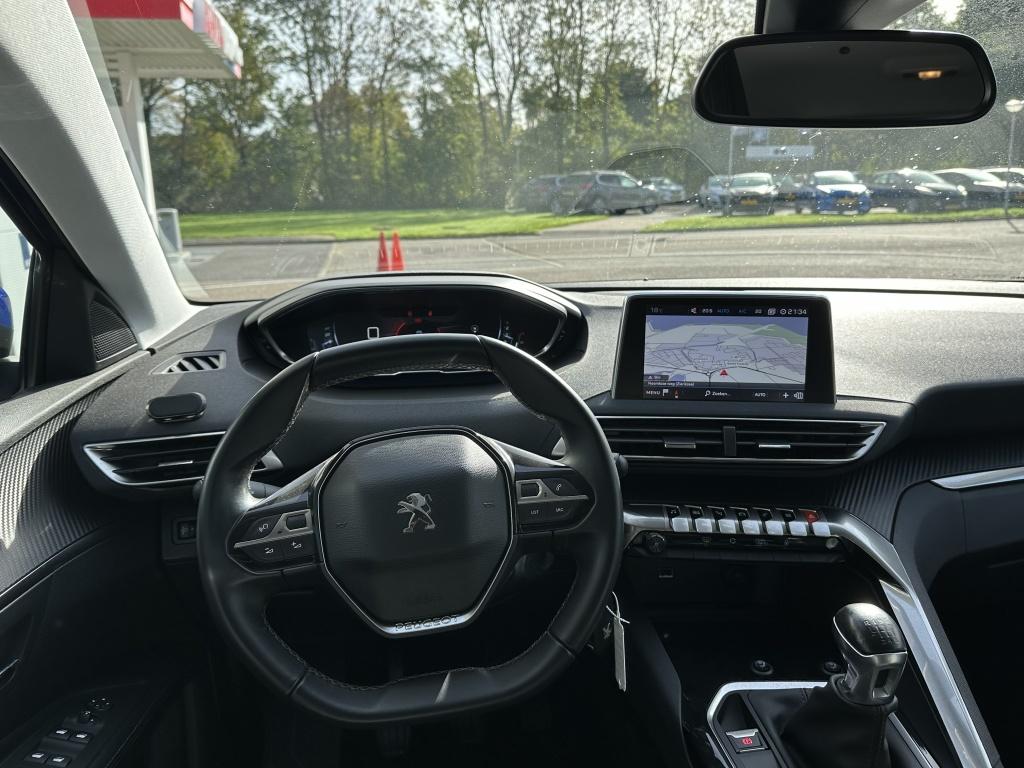 Peugeot 3008 1.2 puretech 130pk s&s blue lease executive vol-leer met stoel