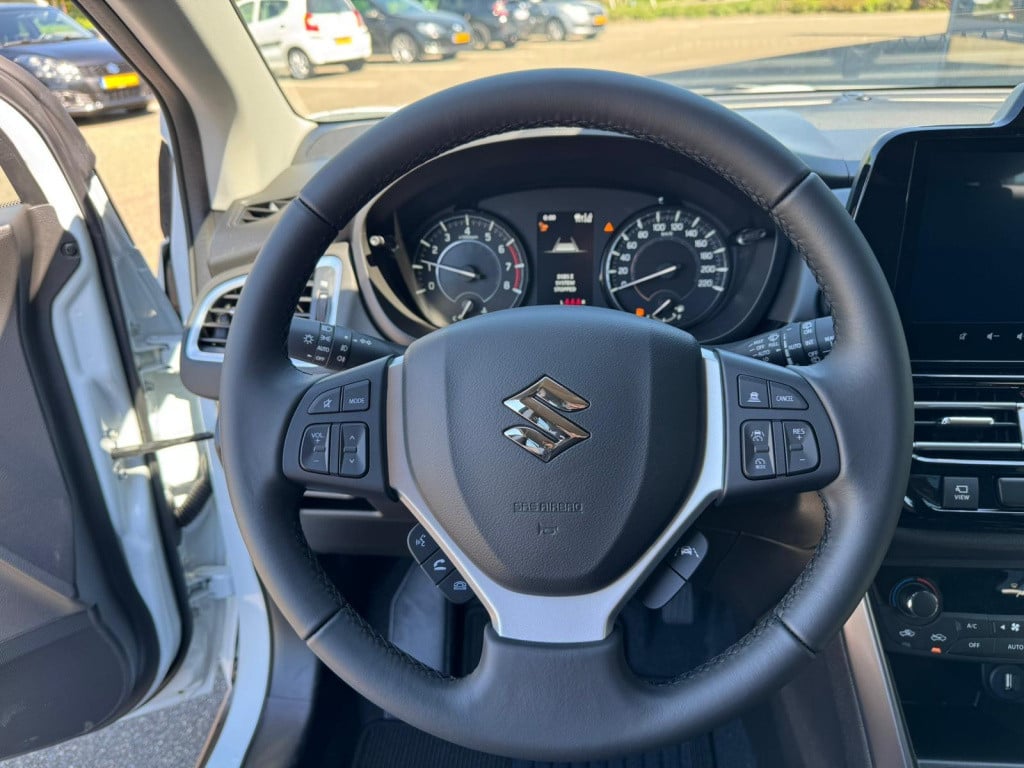 Suzuki Sx4 S-cross 1.4 boosterjet style smart hybrid