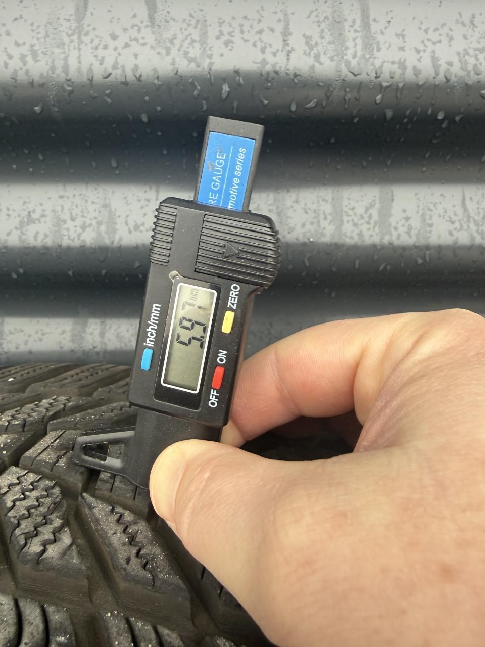 Mercedes-Benz originele lichtmetalen velgen met winterbanden – 18 inch