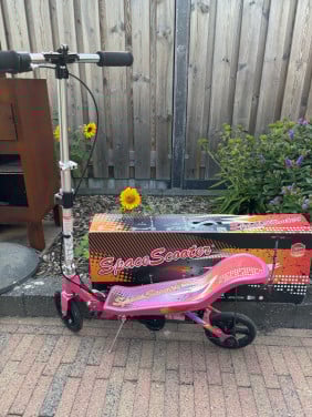 Spacescooter roze. inklapbaar en veelzijdig!