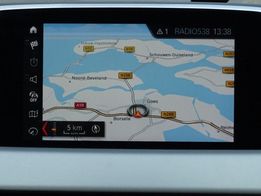 BMW X1 sdrive18i executive automaat | apple carplay | | el. koffer | 17"