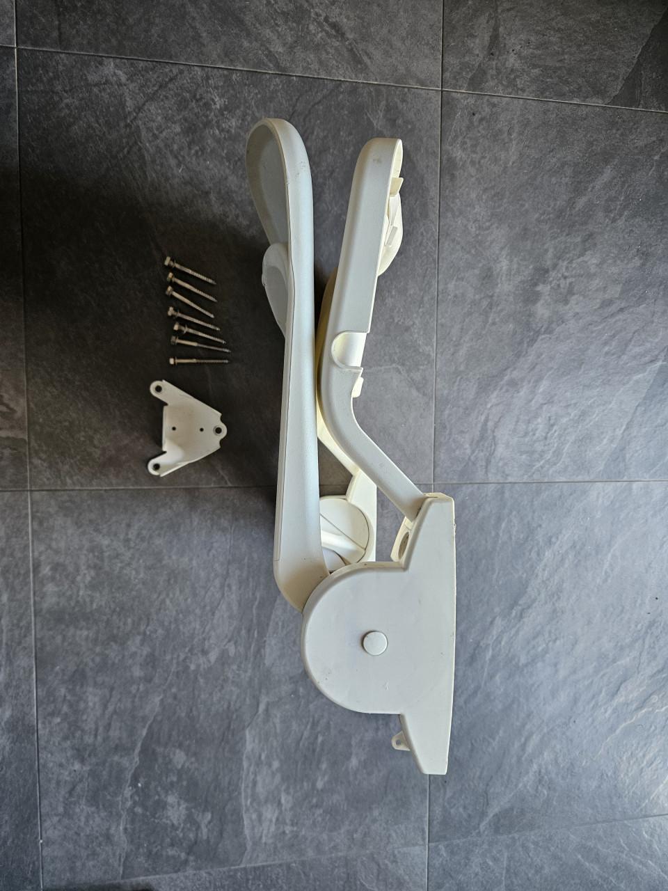 Handycare Indigo inklapbare douchestoel met rvs bevestigingsbouten