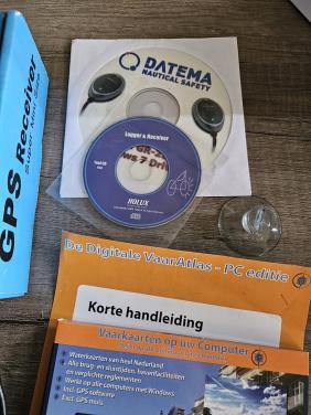 Zgan Holux GPS ontvanger en digitale Vaar atlas waterkaarten