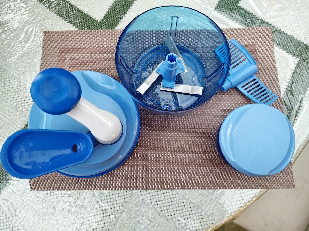 Tupperware Quick Chief of hakmolen,  inclusief Kleine handmolen.