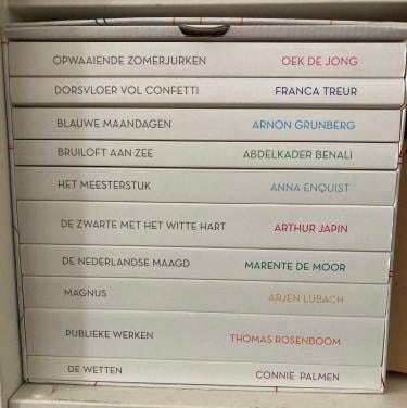 Boeken in eem box.