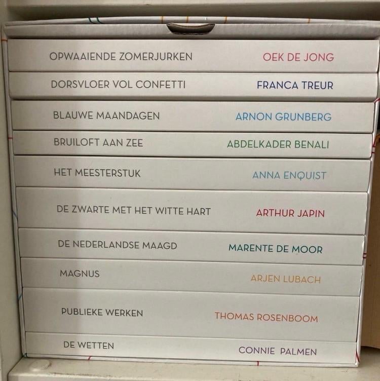 Boeken in eem box.