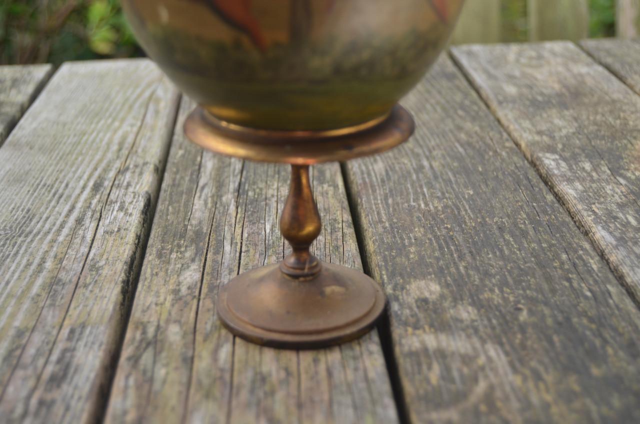 Antiek primitief beschilderd struisvogelei: jachtscene