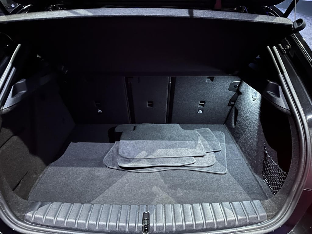 BMW 1 Serie 118i high executive *m-pack*pano*harmankardon*m-technic stoelen
