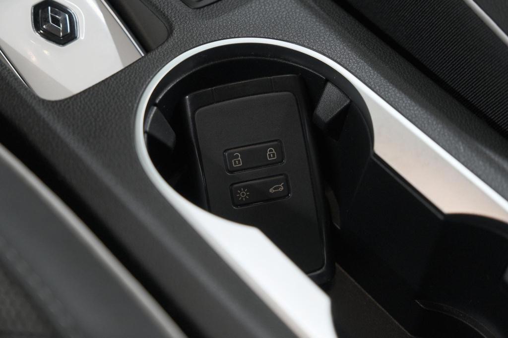 Renault Captur 1.6 e-tech plug-in hybrid 160 intens | camera | 9.3 inch gro