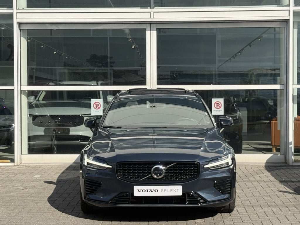 Volvo V60 t6 398pk recharge ultra dark| panodak| adap.cruise| trekhaak| 36