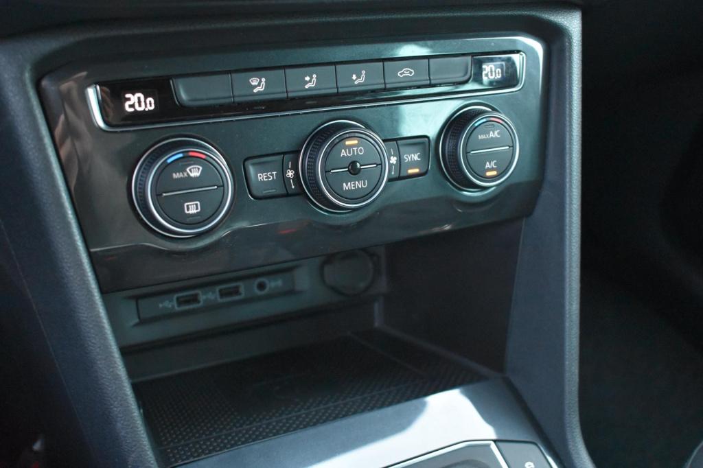 Volkswagen Tiguan 1.5 tsi act r-line | trekhaak | nap | apple carplay | and