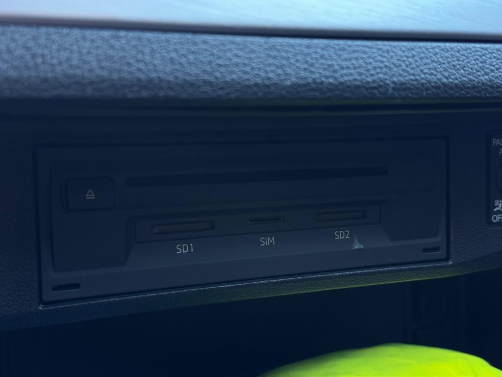 Audi Q2 35 tfsi cod s- edition * pano * leder * keyless * virtual cockpit