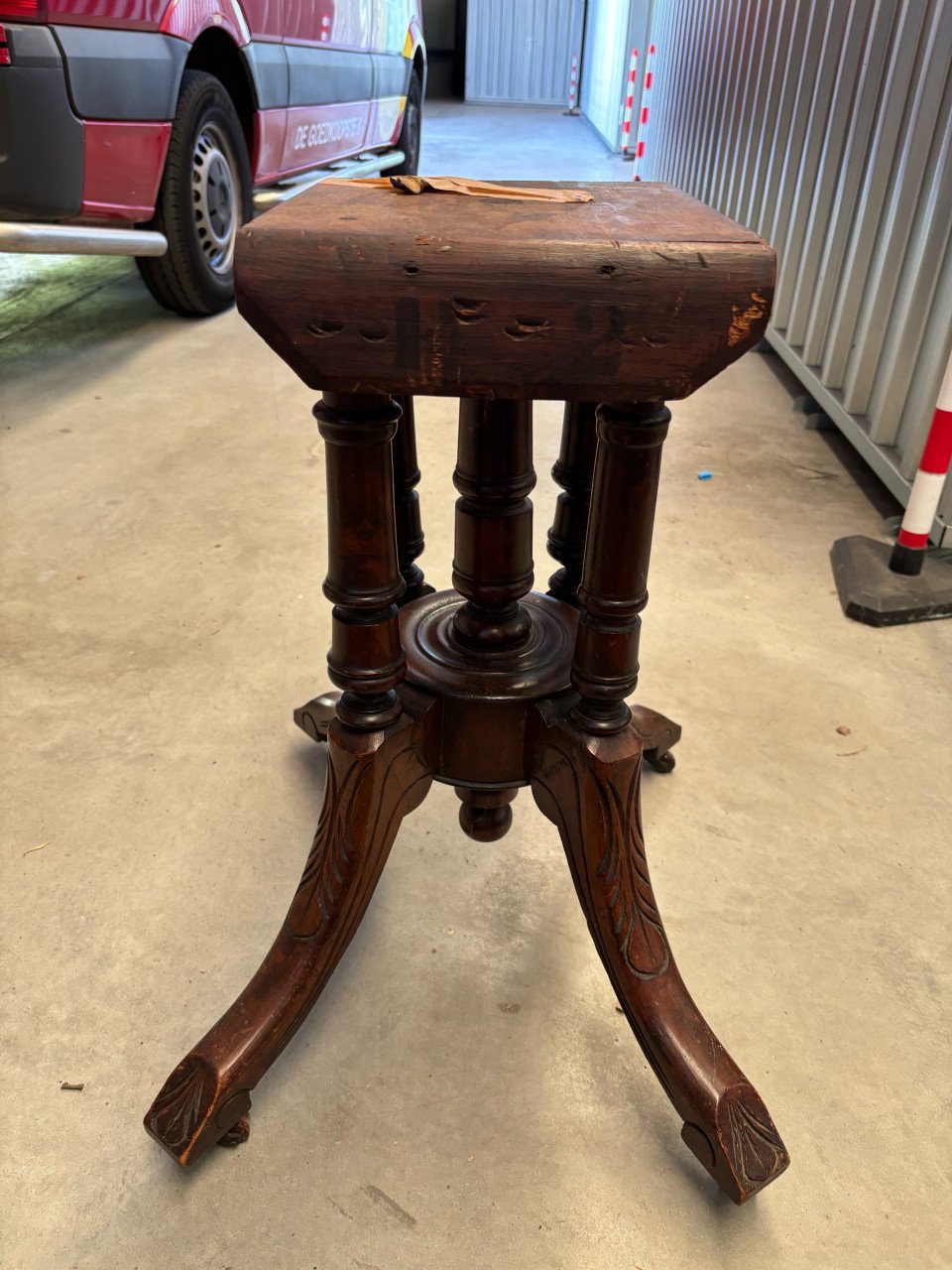 Ronde antieke tafel