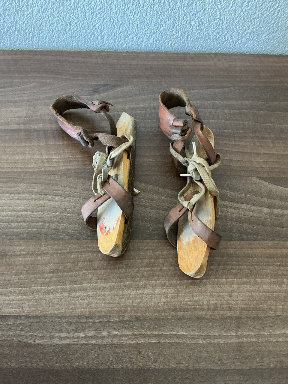 Te koop vintage houten Schaatsen