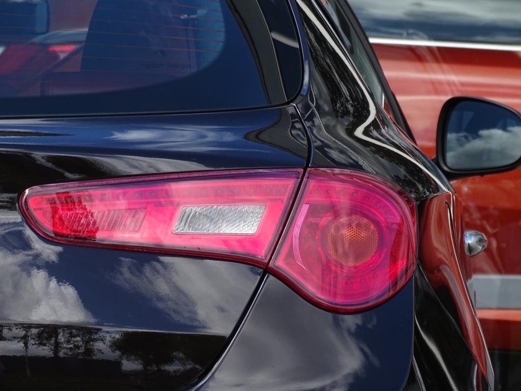 Alfa Romeo Giulietta 1.4 t distinctive leder | navi | 18"