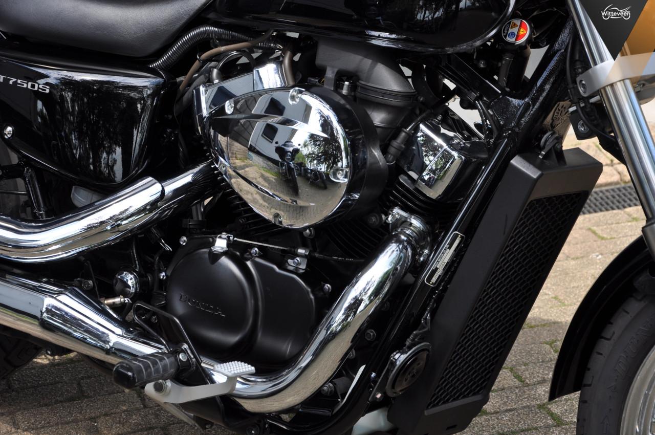 Honda VT 750 S Shadow 2350 km, leuke extra's