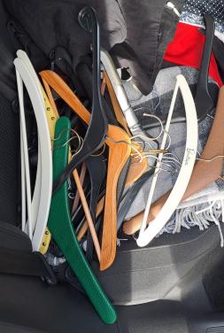 VANDAAG GRATIS af te halen: KLEDINGHANGERS