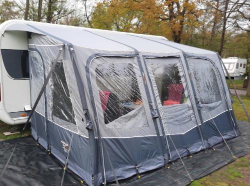 Opblaasbare voortent