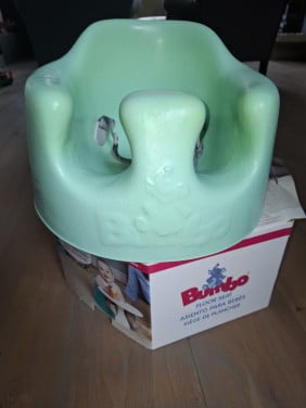 Bumbo floor seat