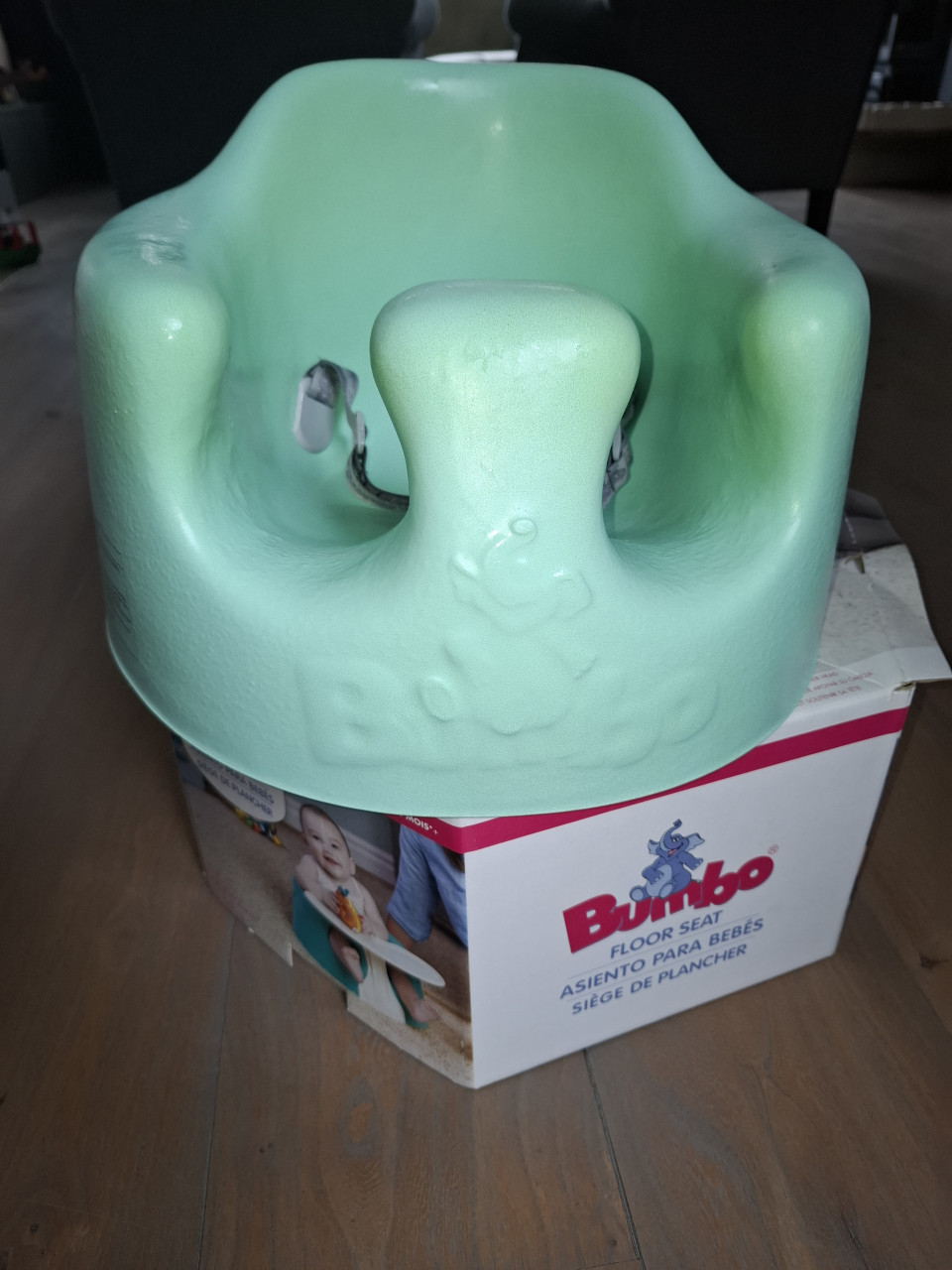 Bumbo floor seat