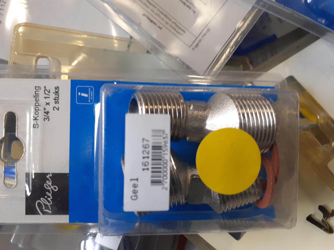 Veel installatiemateriaal, koppelingen,kraan ed 1 euro per stuk bij hhzb