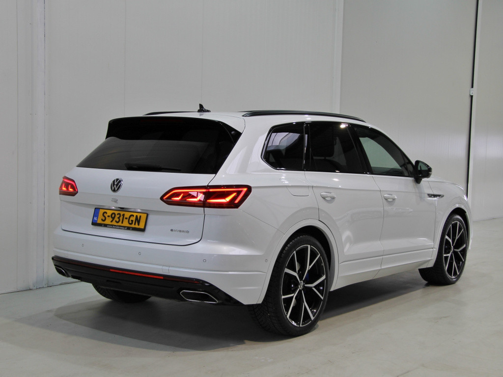 Volkswagen Touareg r 3.0 tsi ehybrid 462pk | full option | garantie 02-2026