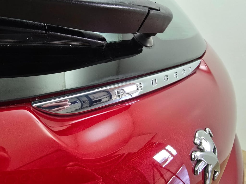Peugeot 208 occasion met cruisecontrol en veel ruimte ook achterin | tweede