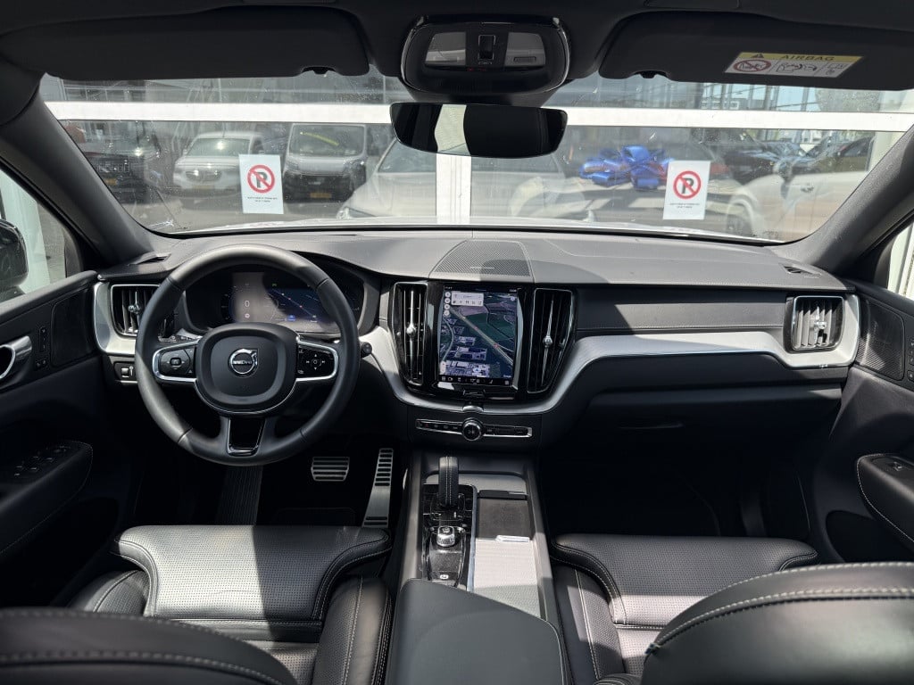 Volvo XC60 t6 340pk recharge r-design| adap.cruise| luchtvering| panodak| 2
