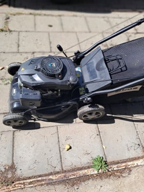 Motor maaier
