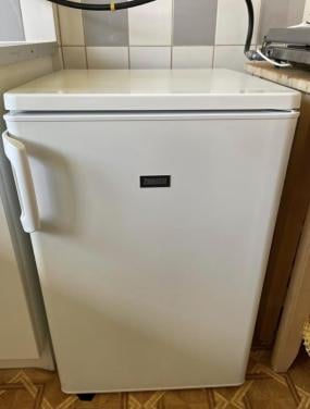 Tafelmodel Koelkast met vriesvak 85x60 cm. Energielabel A+