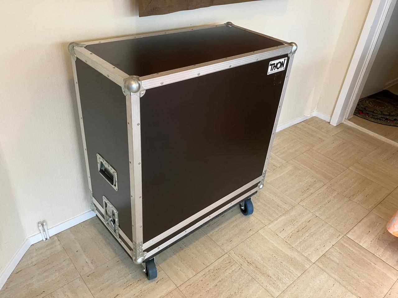 Marshall 1960b gitaar cab inclusief flightcase