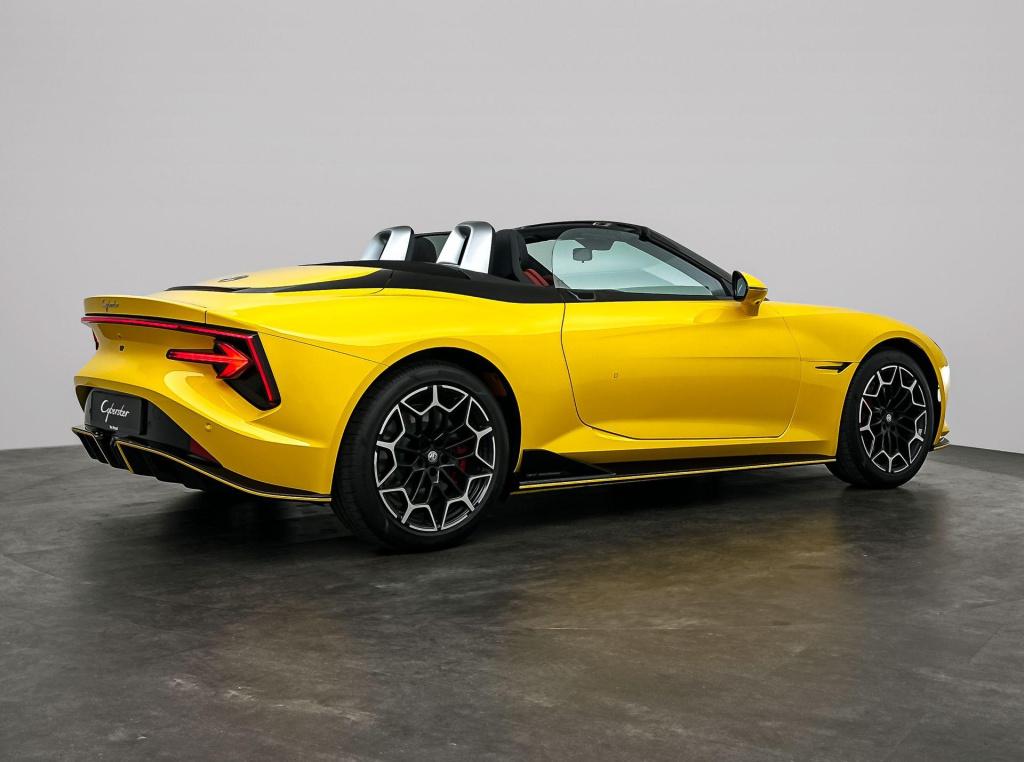 MG Cyberster mg trophy extended range 77kwh | showroommodel | 507 km bereik