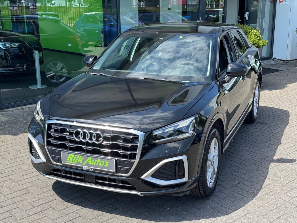 Audi Q2 35 tfsi advanced * led * camera * stoelverwarming * adaptieve cruis
