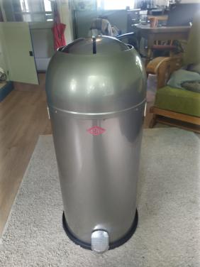 Wesco 'Kickmaster' prullenbak, 40L
