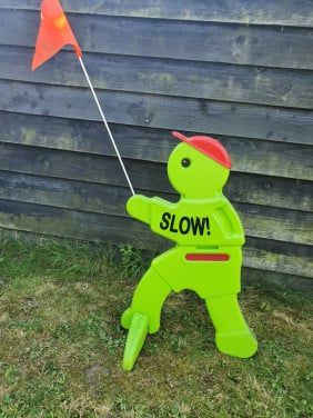 Verkeerspop attentie spelende kinderen