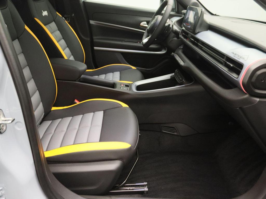 Jeep Avenger 1.2t 4xe the north face || van mossel voordeel || tot 8 jaar g