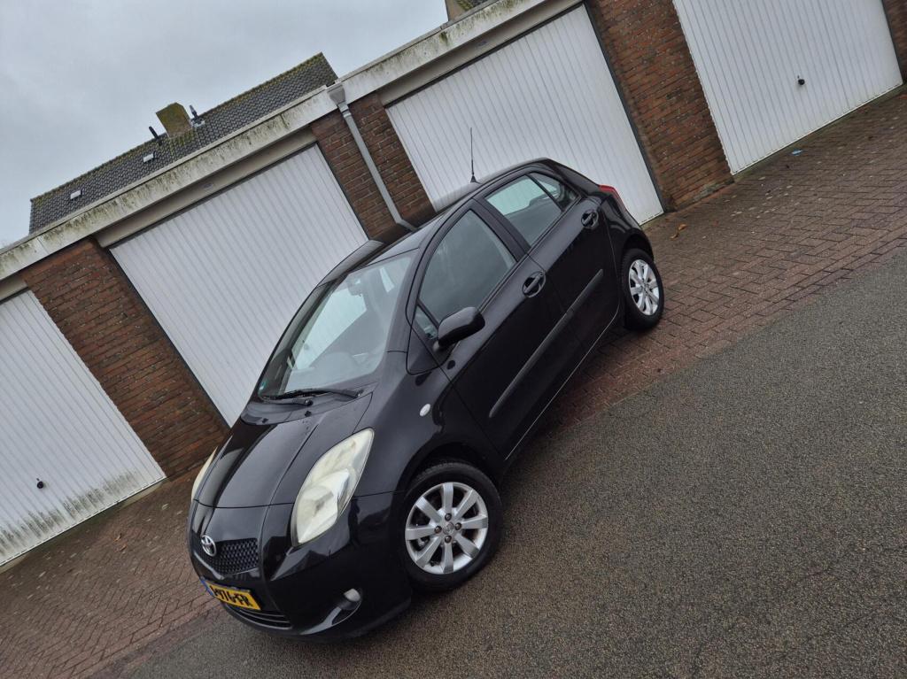 Toyota Yaris 1.3 vvti cool / 5-deurs / airco