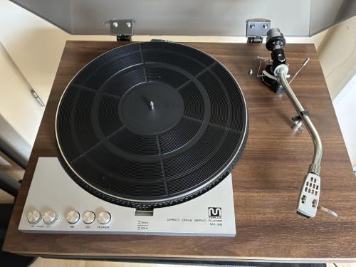 Marlux MX-86 platenspeler.