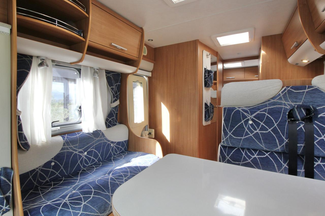 Rimor Europeo 87P(Vast bed, mega xxl garage, zeer netjes!!!)