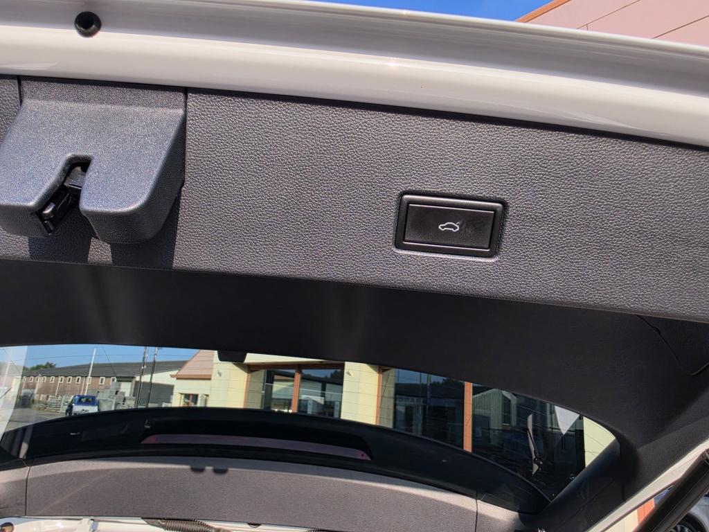 Volkswagen T-roc 1.0 tsi style | adaptieve cruise control | parkeersensoren