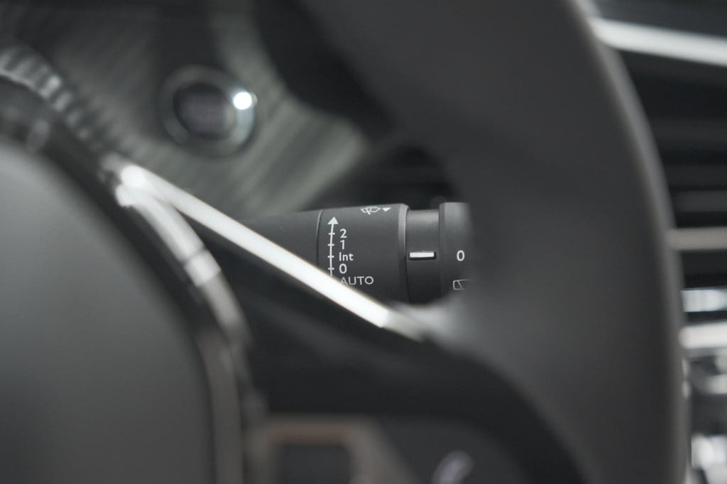 Peugeot 208 puretech 100 allure | adaptieve cruise control | camera | apple