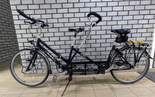 Deze tandem past op een fietsendrager