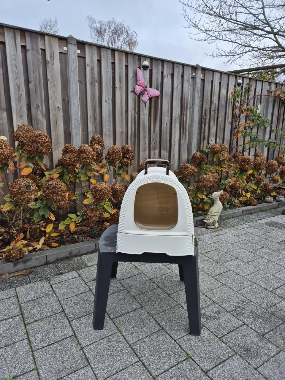 Te koop: Curver kattenbak